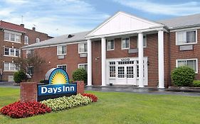 Days Inn By Wyndham Cleveland Lakewood